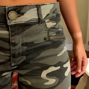 Democracy Gray Camouflage Pants Skinny Leg